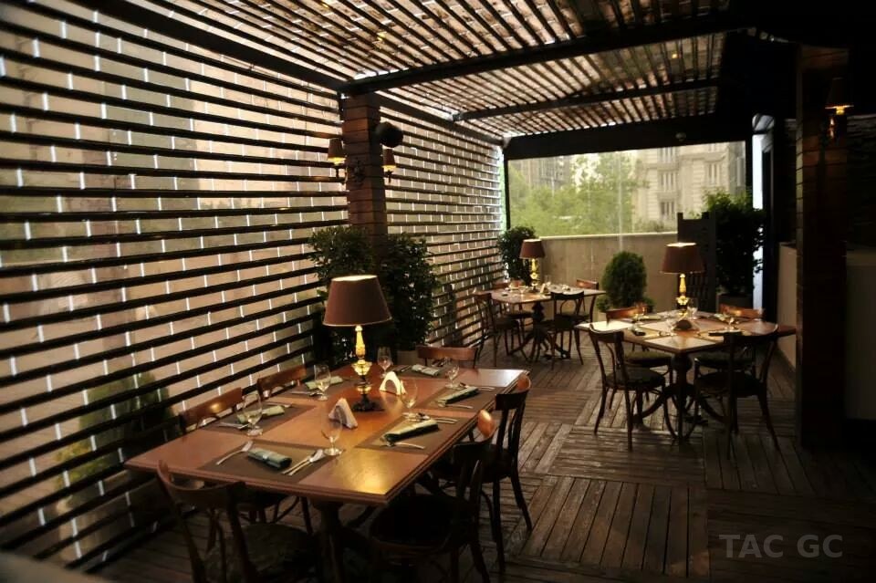 Alpie Cafe - Covered Patio Dining