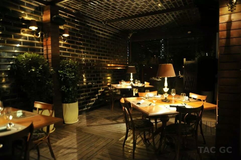 Alpie Cafe - Evening Terrace Seating