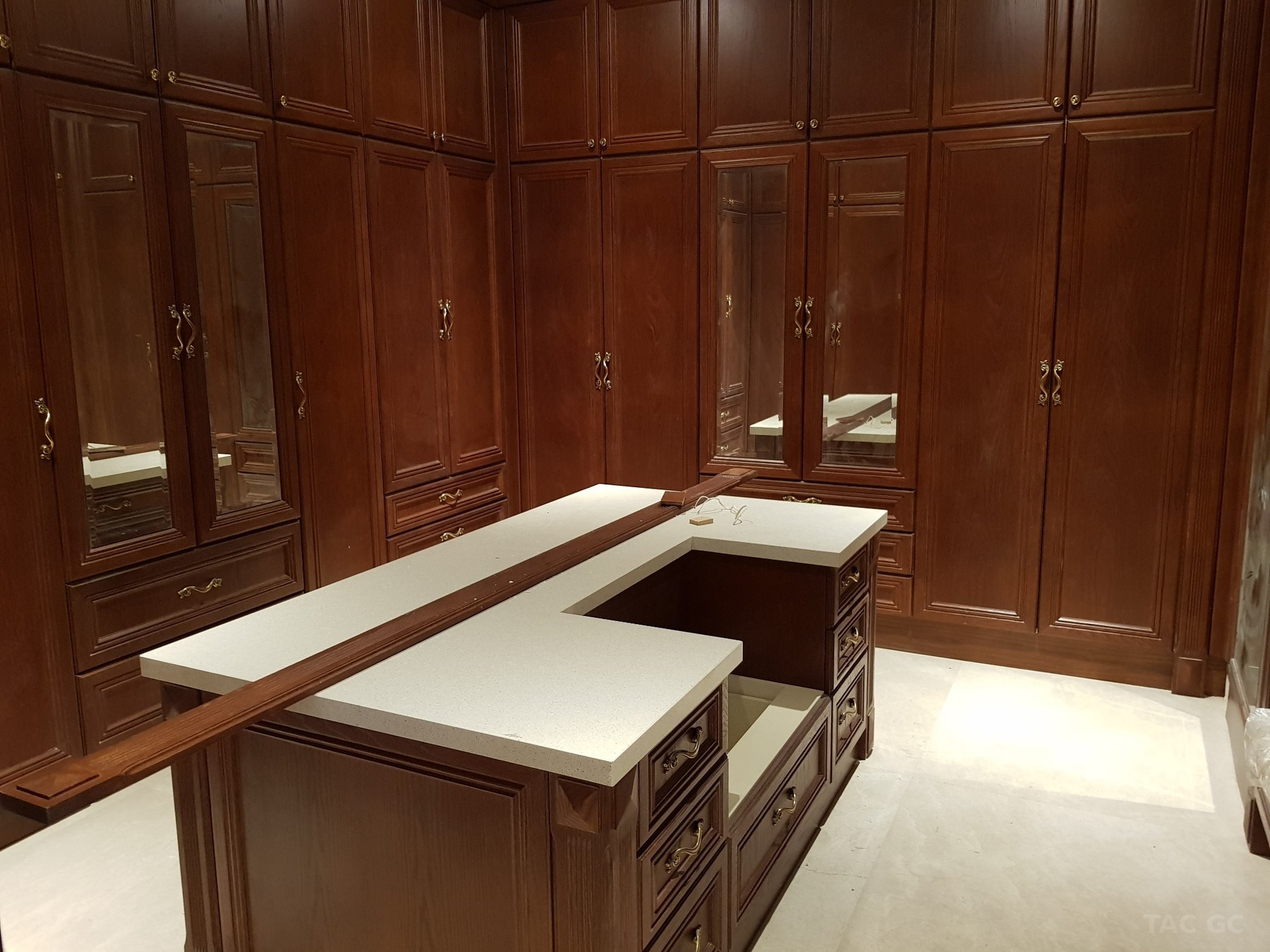 Heaven Park Estate - Custom Wood Walk-In Closet
